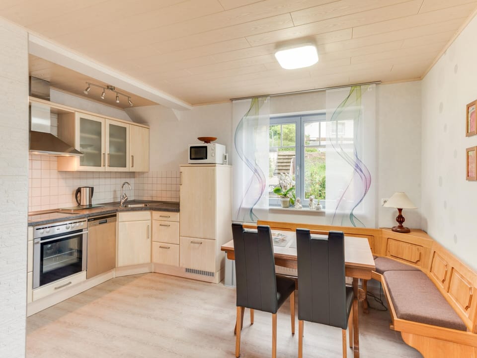 Apartment | Dining