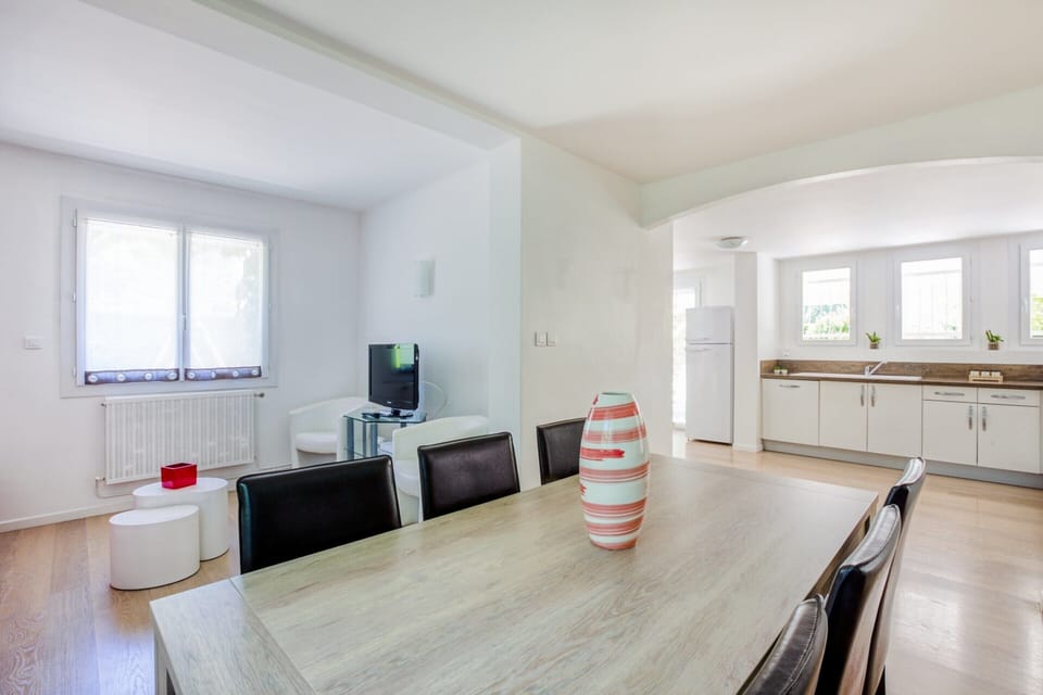 House | Dining