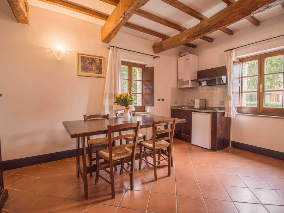 Cottage | Dining