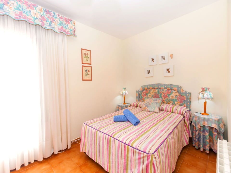 Bedroom, Bed, Room, Furniture, Property, Bed Sheet, Bedding, Real Estate, Wall, Interior Design