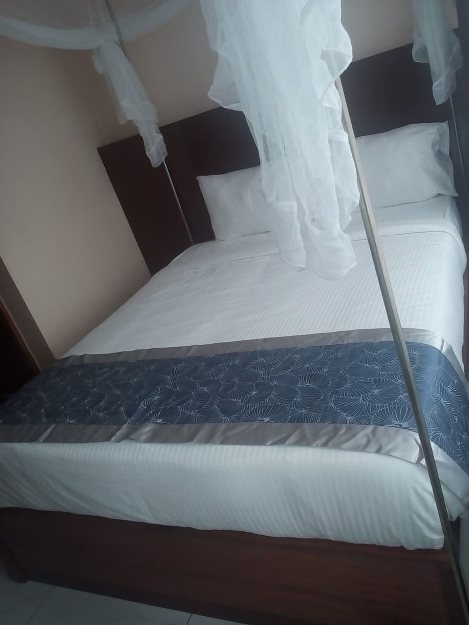 Executive Room | Desk, blackout drapes, free WiFi, bed sheets