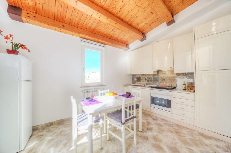 Apartment, 2 Bedrooms | In-room dining