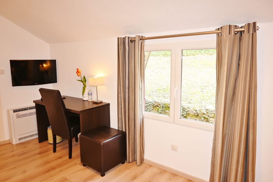 Superior Double Room | Desk, soundproofing, cribs (free), rollaway beds (surcharge)