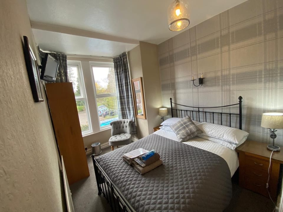 Double Room | Free WiFi, bed sheets