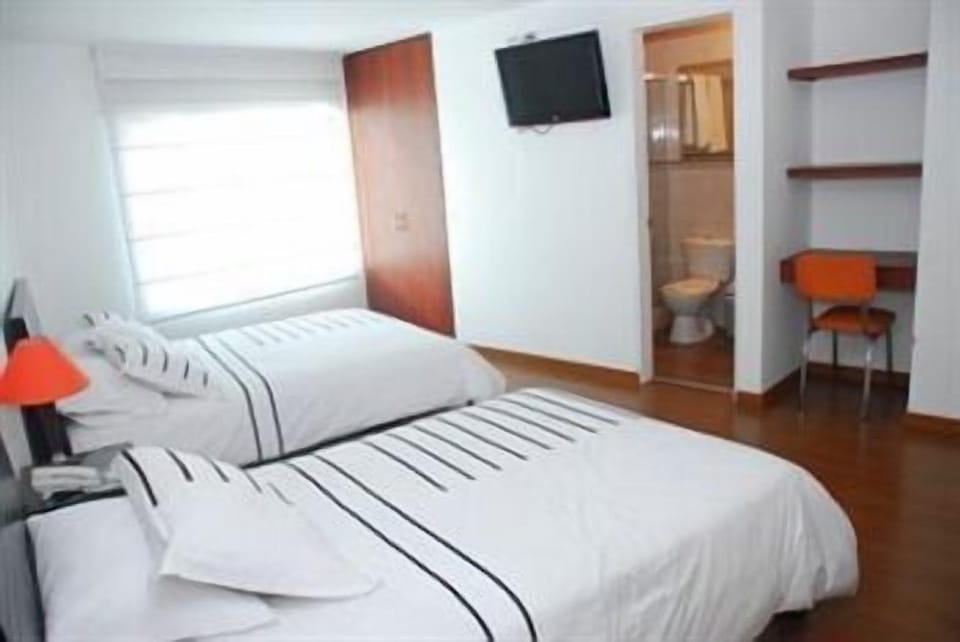 Select Comfort beds, in-room safe, desk, iron/ironing board