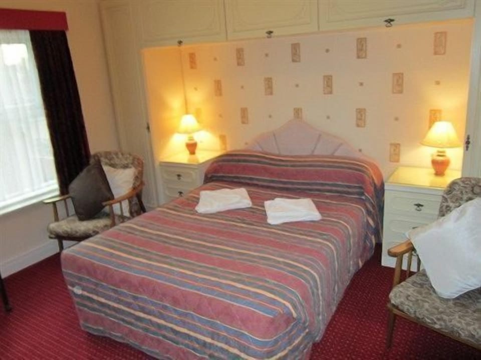 Standard Double Room | In-room safe, desk, iron/ironing board (on request)