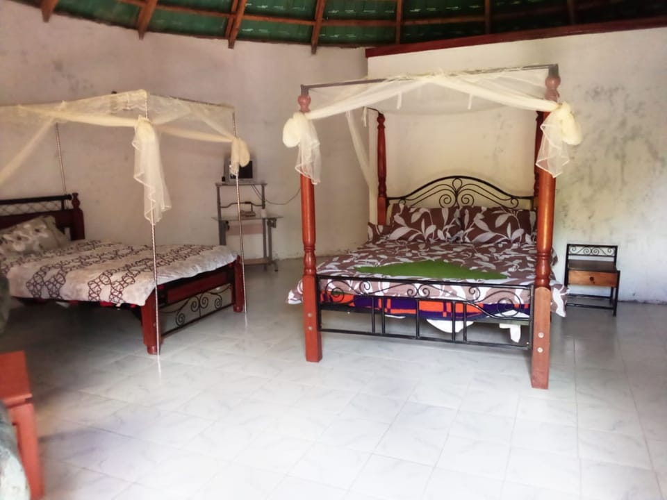 Double or Twin Room | Desk, iron/ironing board, free WiFi, bed sheets