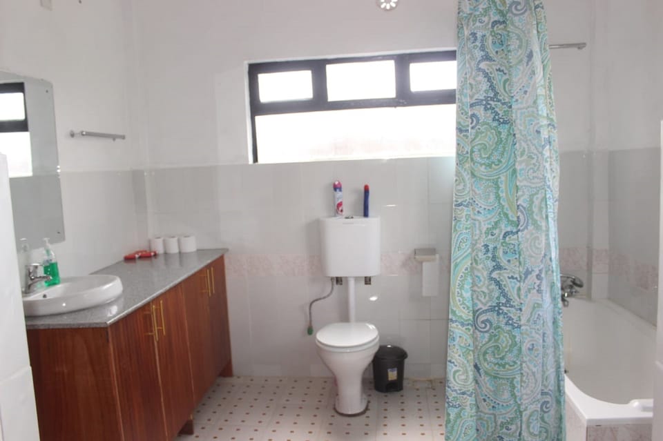 Standard Room | Bathroom | Rainfall showerhead, towels, soap, toilet paper