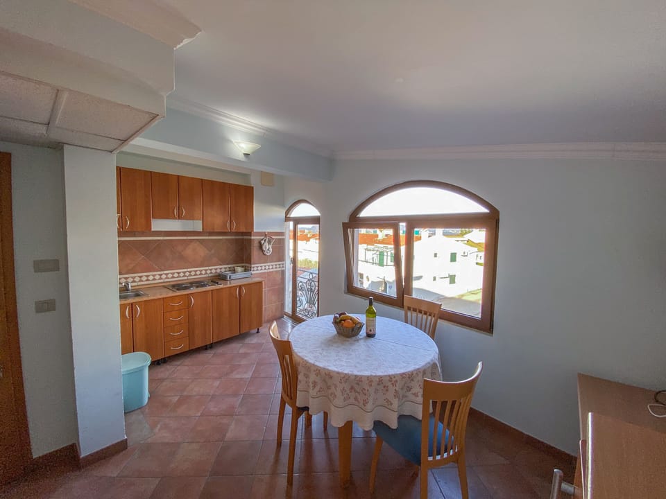 Standard Apartment, 1 Bedroom, Kitchen | Street view