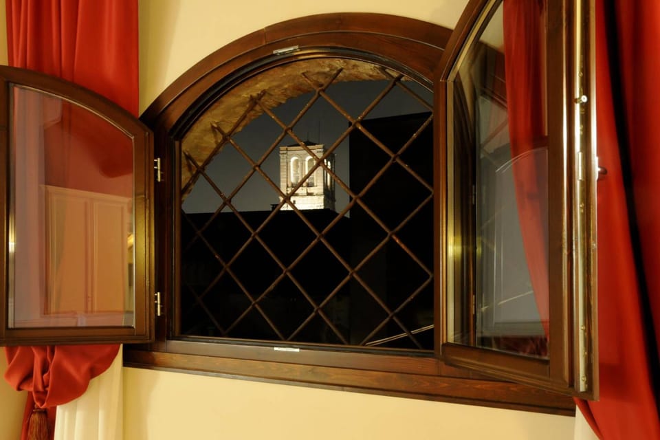 Suite | Minibar, desk, soundproofing, free WiFi