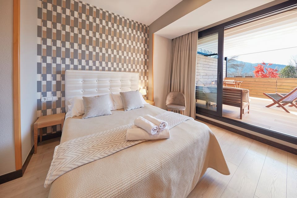 Classic Double Room, Terrace | Minibar, desk, free WiFi, bed sheets