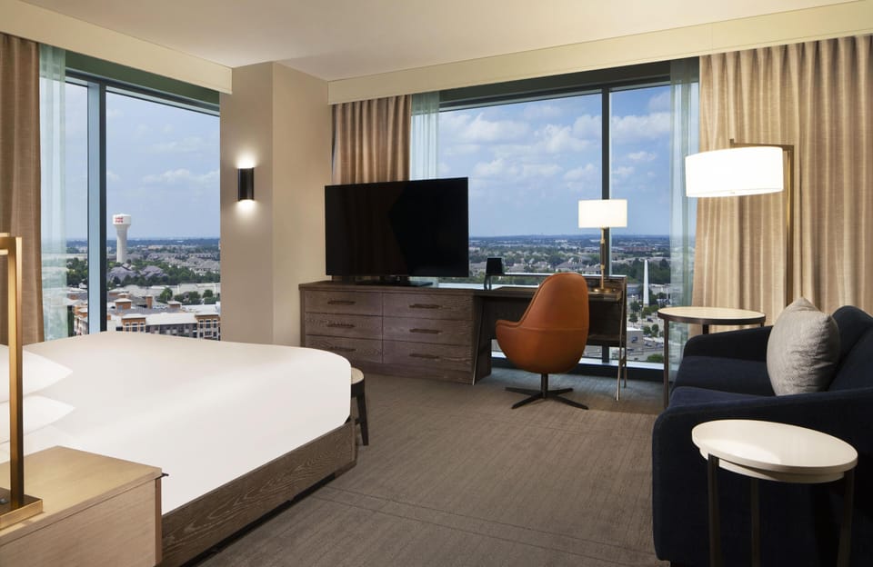 Premium bedding, in-room safe, desk, laptop workspace