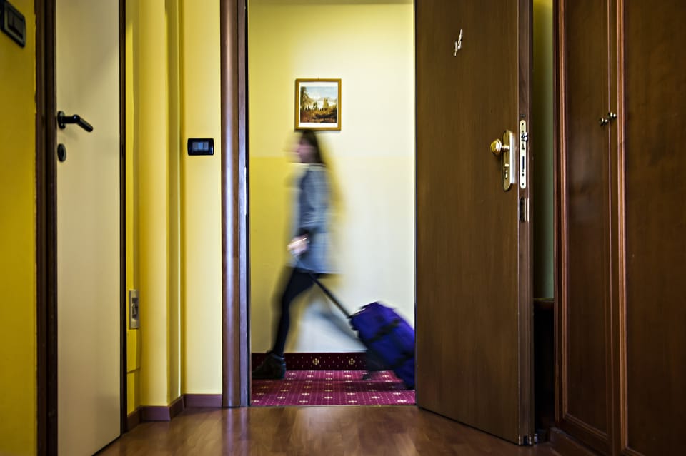 Check-in/check-out kiosk