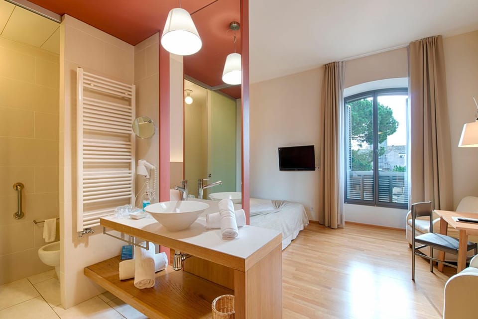 Hair dryer, towels