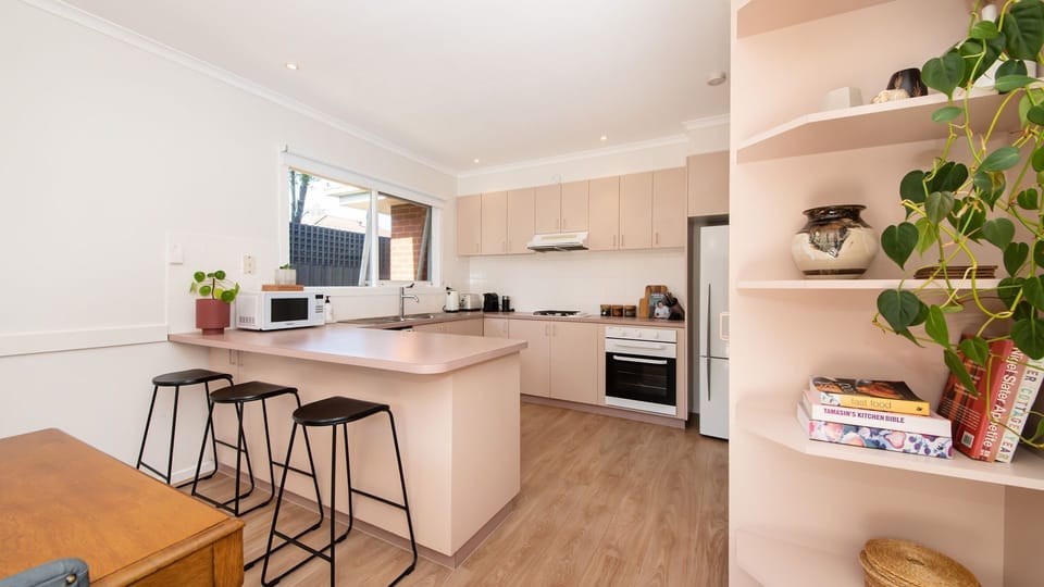Breakfast bar seating for 3