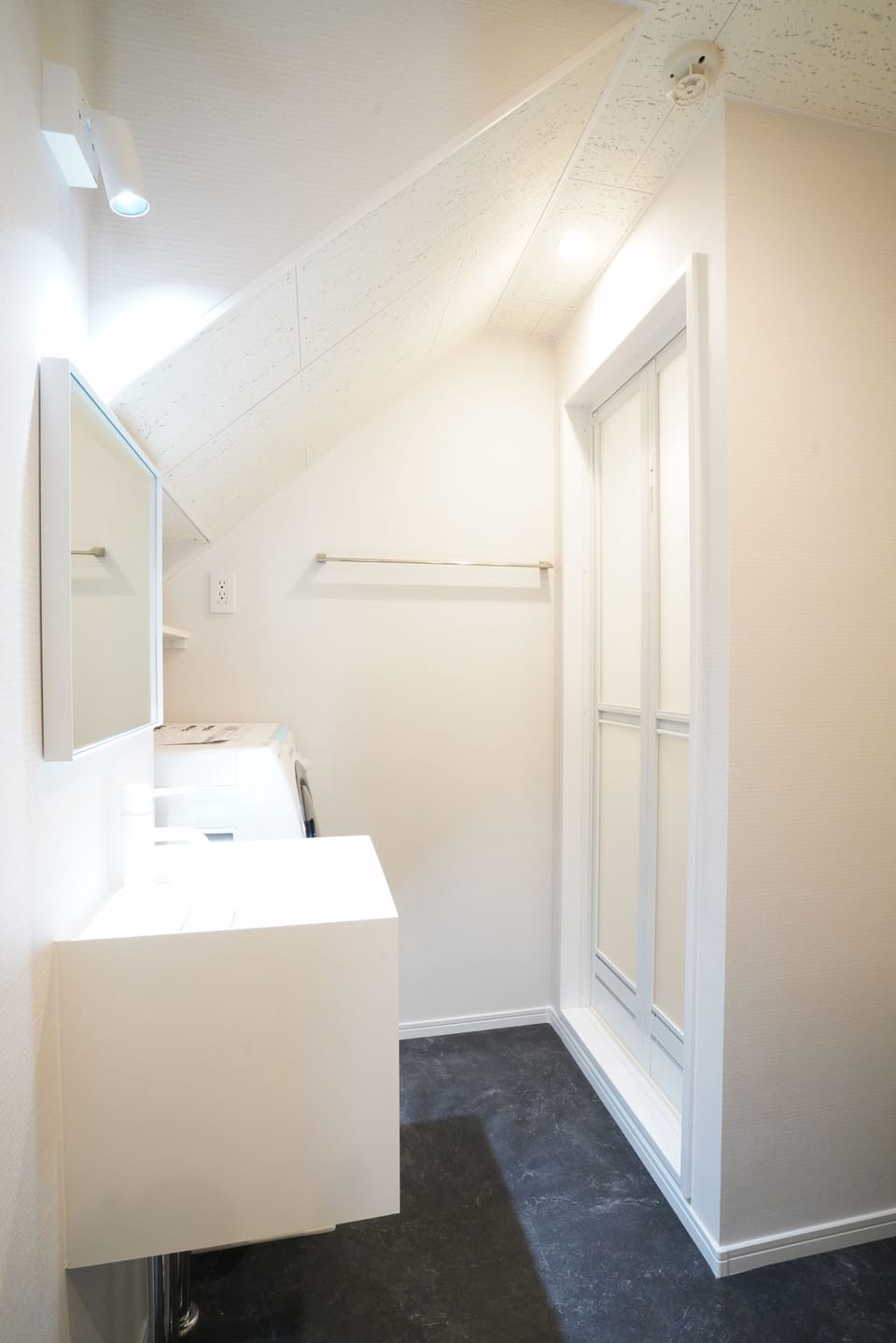 Twin Room | Bathroom | Hair dryer, bathrobes, slippers, bidet