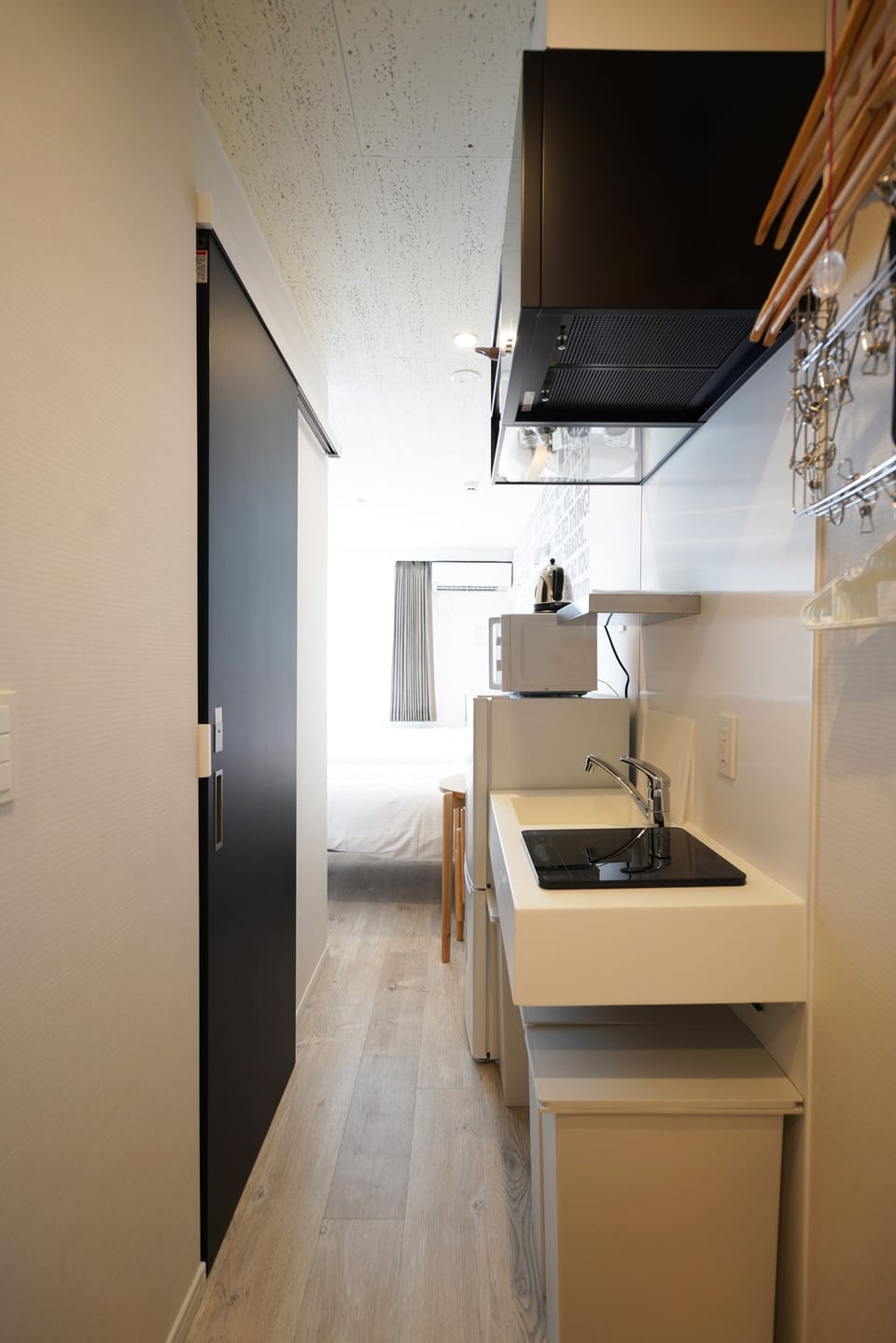 Standard Triple Room | Private kitchenette | Microwave, electric kettle, griddle, cookware/dishes/utensils