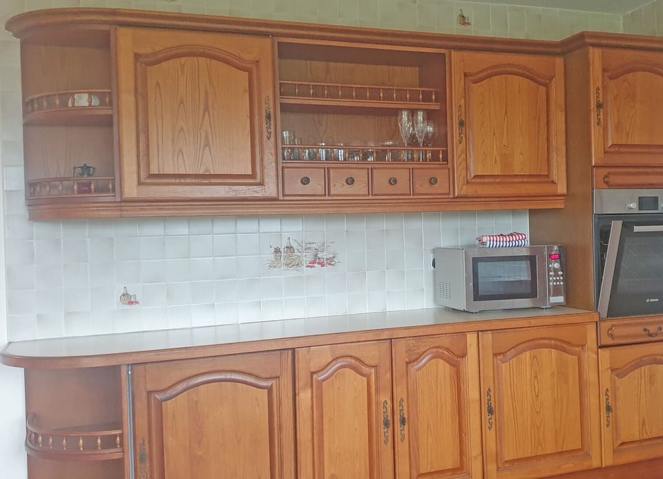 Microwave, highchair