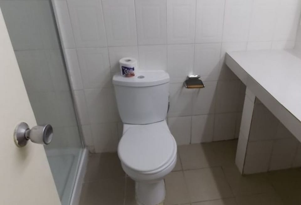 Classic Room | Bathroom | Bathtub, free toiletries, towels