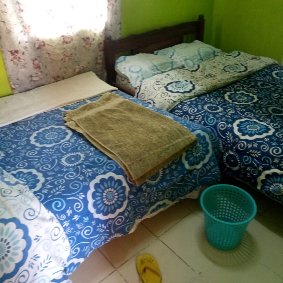 Double Room | Desk, free WiFi, bed sheets