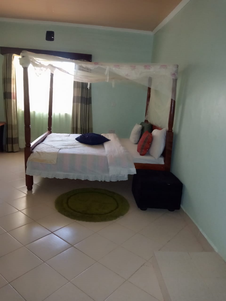 Single Room | Desk, free WiFi, bed sheets