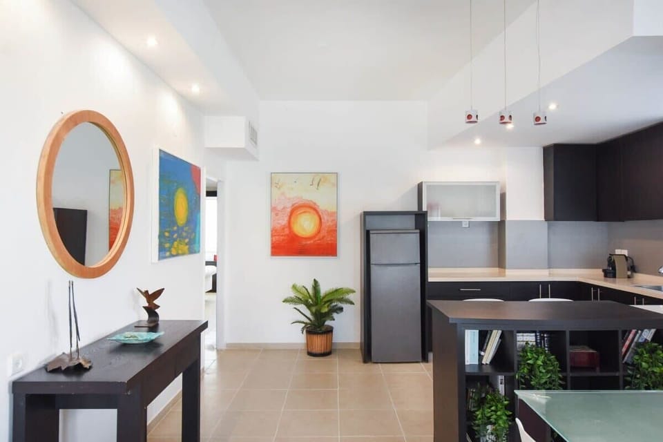 Dining Area with counter