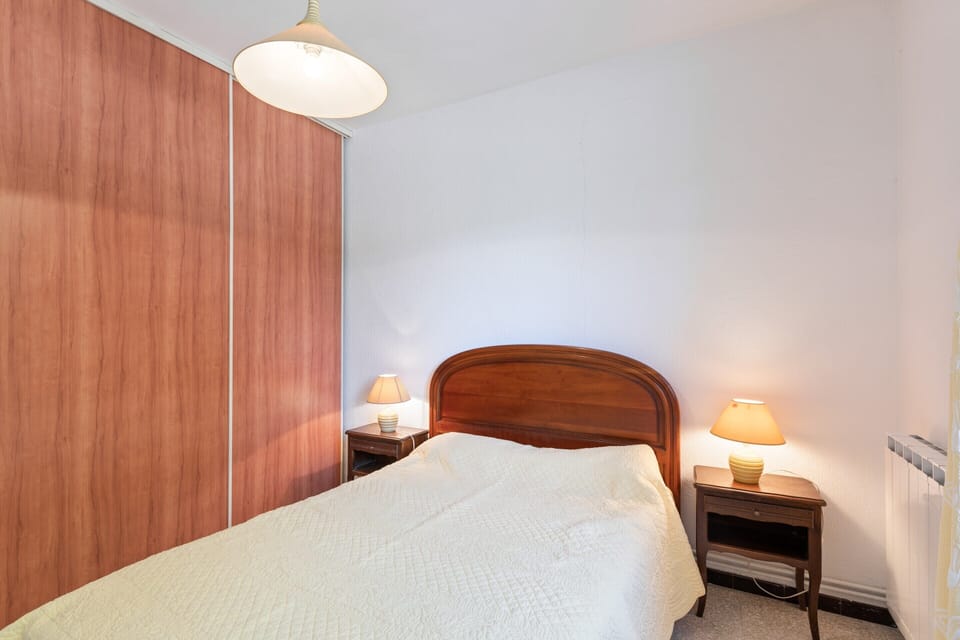 Flat in a Beautiful Building With Pool Apartment in Mèze