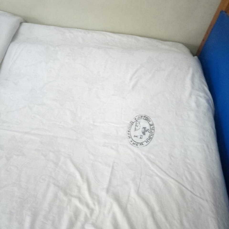 Single Room | Desk, free WiFi, bed sheets