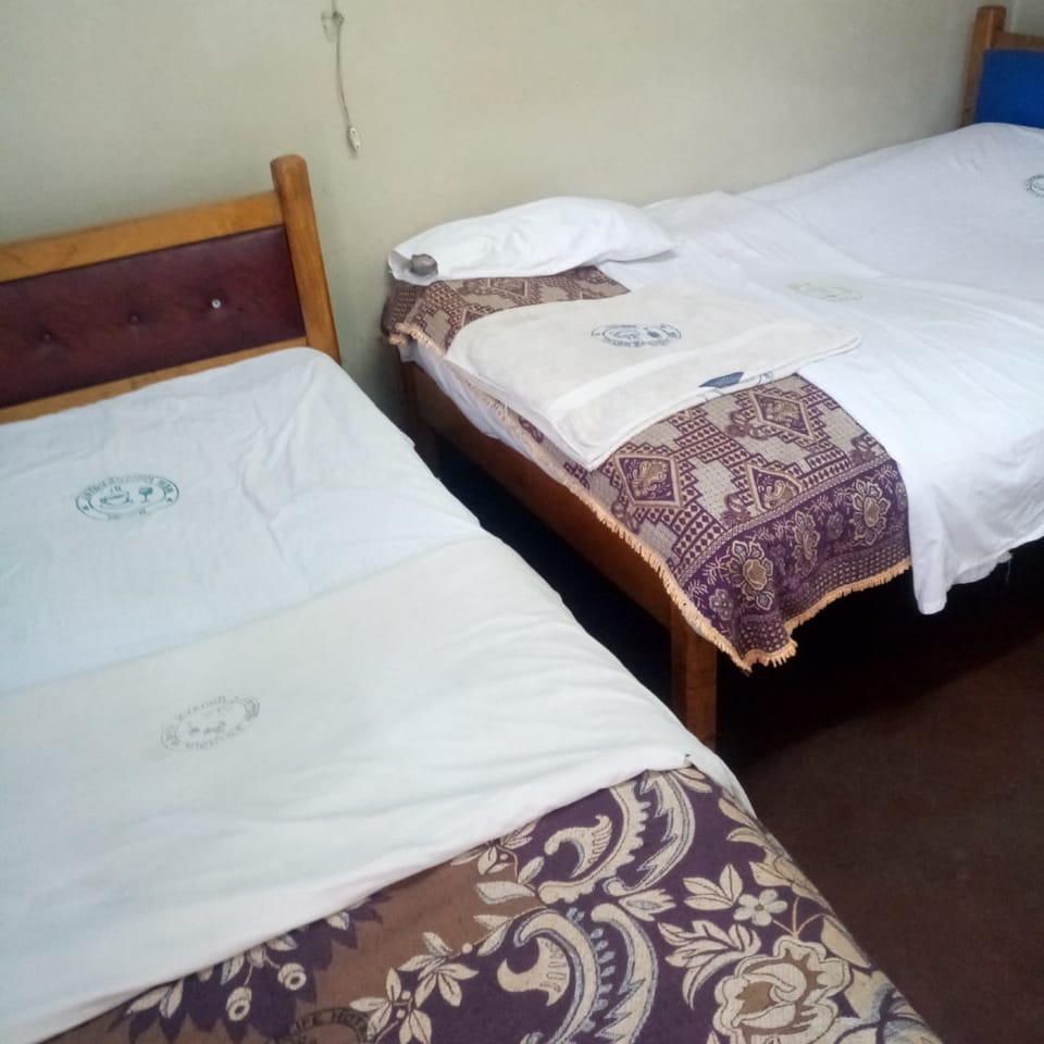 Double Room | Desk, free WiFi, bed sheets