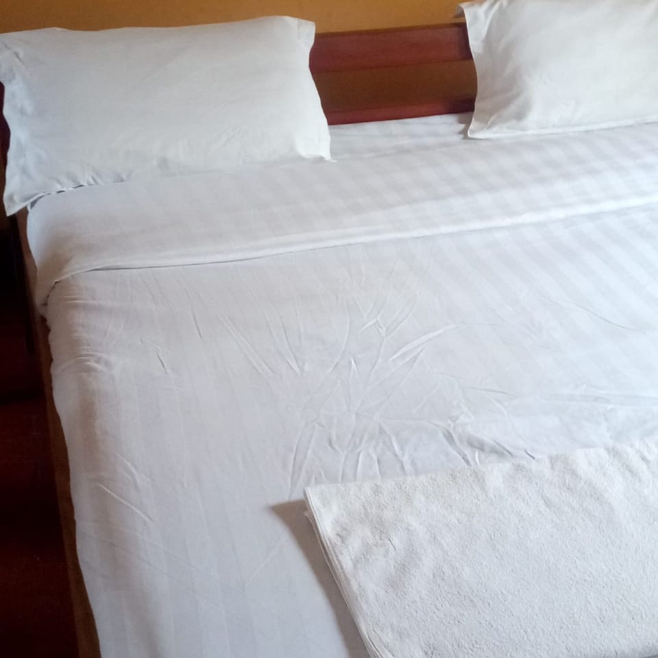 Single Room | Desk, free WiFi, bed sheets