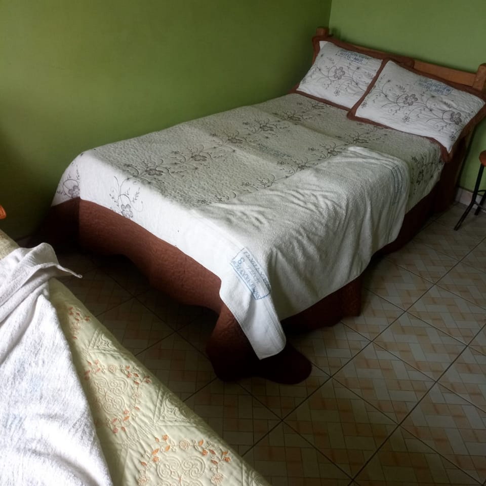 Double Room | Desk, free WiFi, bed sheets