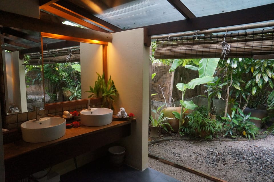 Beach Suite | Bathroom sink