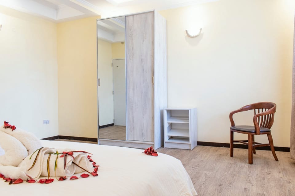 Executive Room | Desk, free WiFi, bed sheets