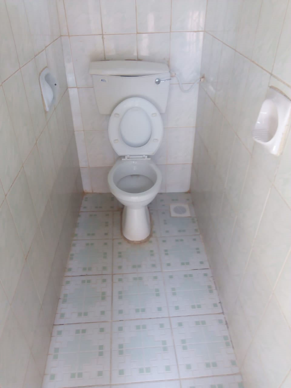 Standard Single Room, 1 Bedroom | Bathroom | Shower, towels, soap, toilet paper