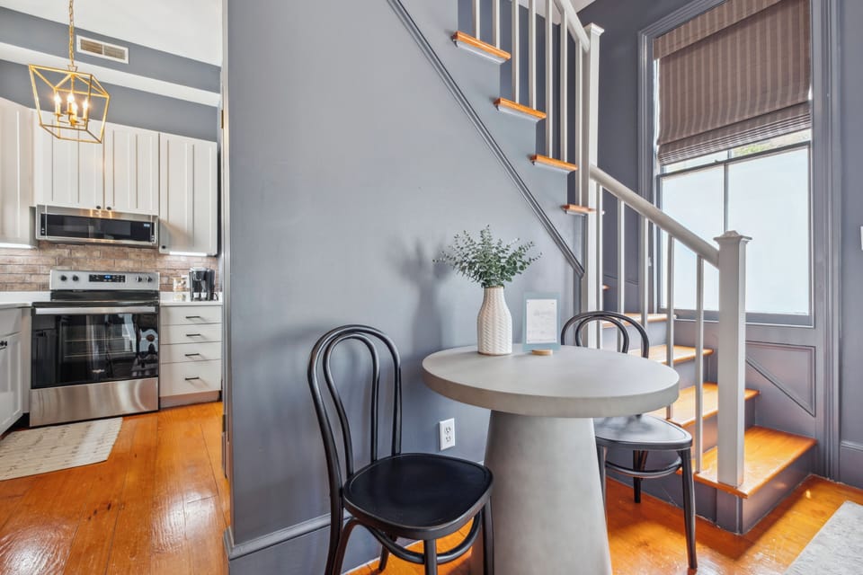2 Charles | Dining room