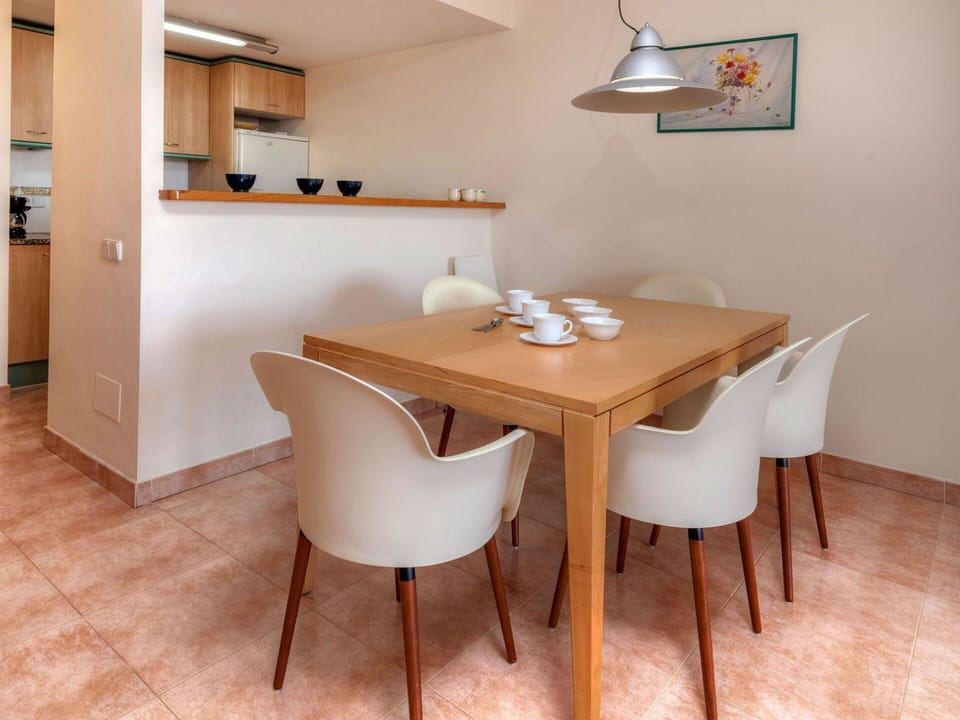 Room, Furniture, Property, Table, Dining Room, Interior Design, Floor, Chair, Building, Real Estate