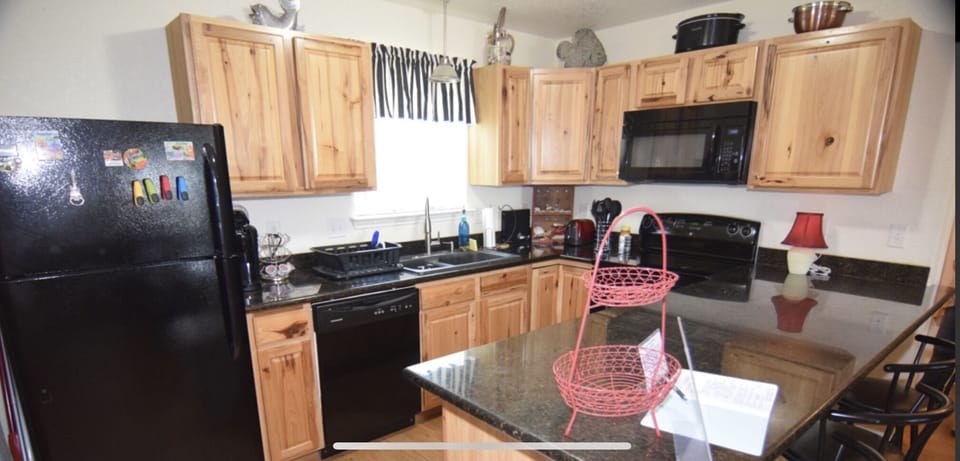Roomy kitchen with everything you need (well, except for groceries and drinks!)