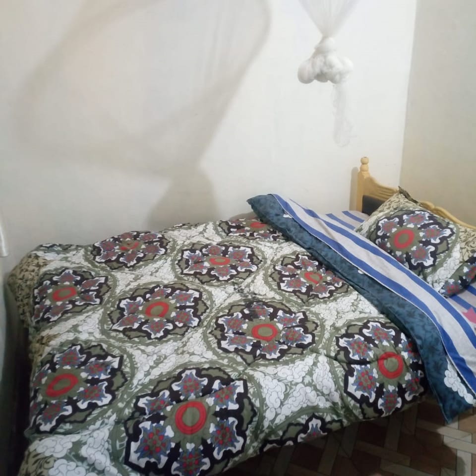 Double Room Single Use | Desk, free WiFi, bed sheets