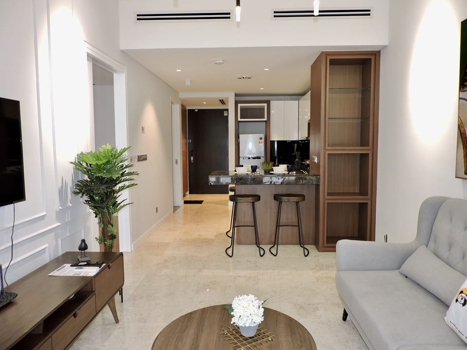 City Apartment, 1 Bedroom (GS 18-11) | Living area | Flat-screen TV