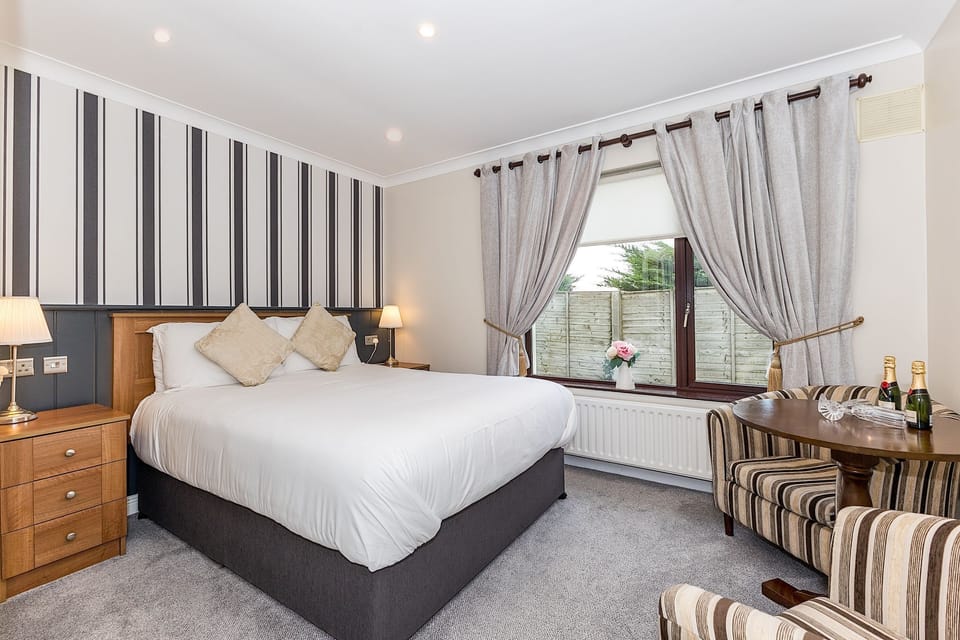 Double Room, Ensuite | Egyptian cotton sheets, premium bedding, Select Comfort beds, desk