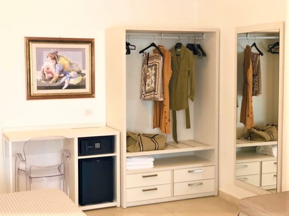Minibar, in-room safe, desk, soundproofing