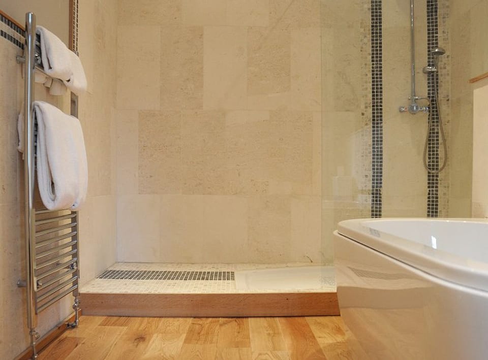 Classic Twin Room | Bathroom | Designer toiletries, hair dryer, bathrobes, towels