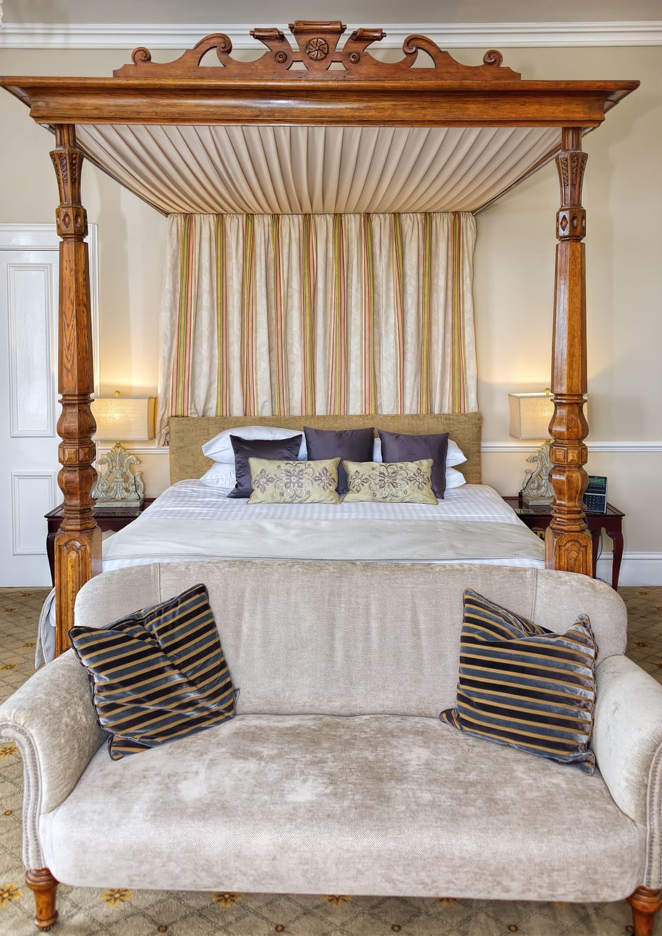 Suite | Premium bedding, individually decorated, individually furnished, desk