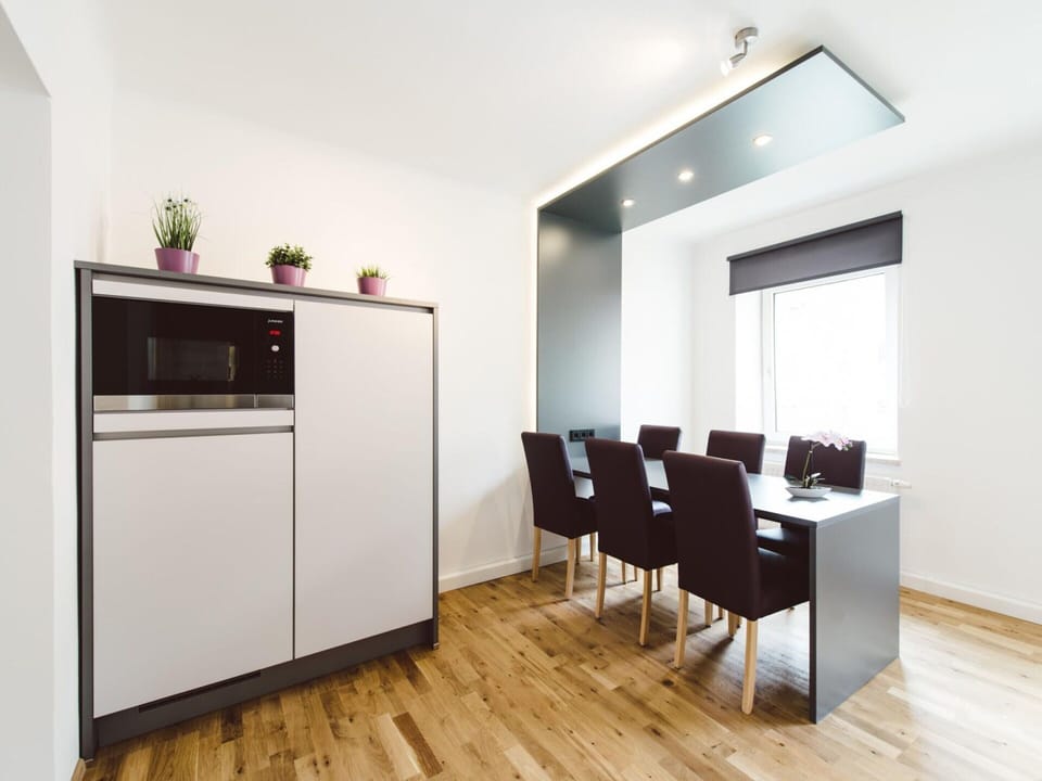 Apartment | Dining