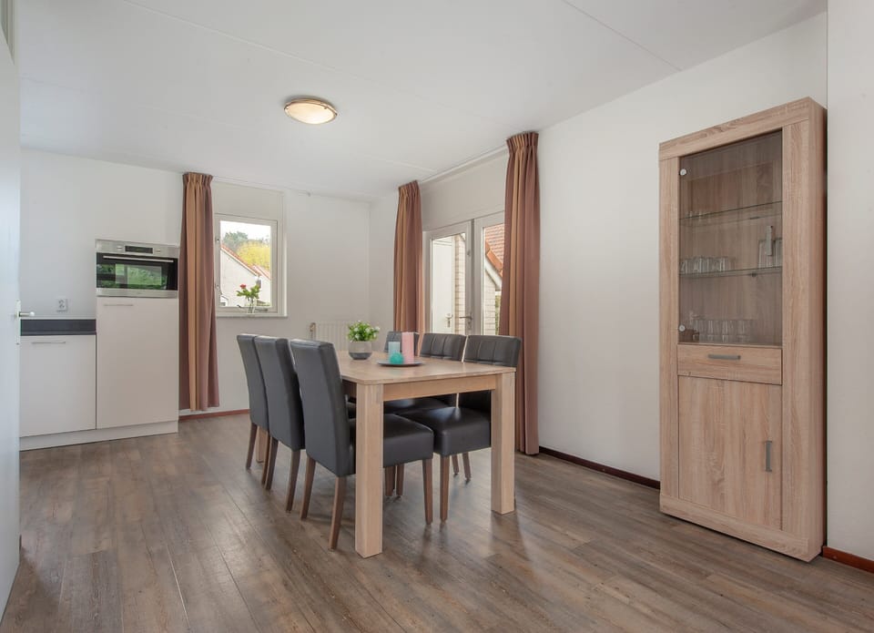 Villa | Dining