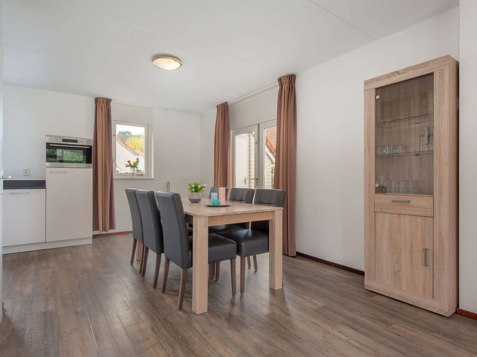 Villa | Dining