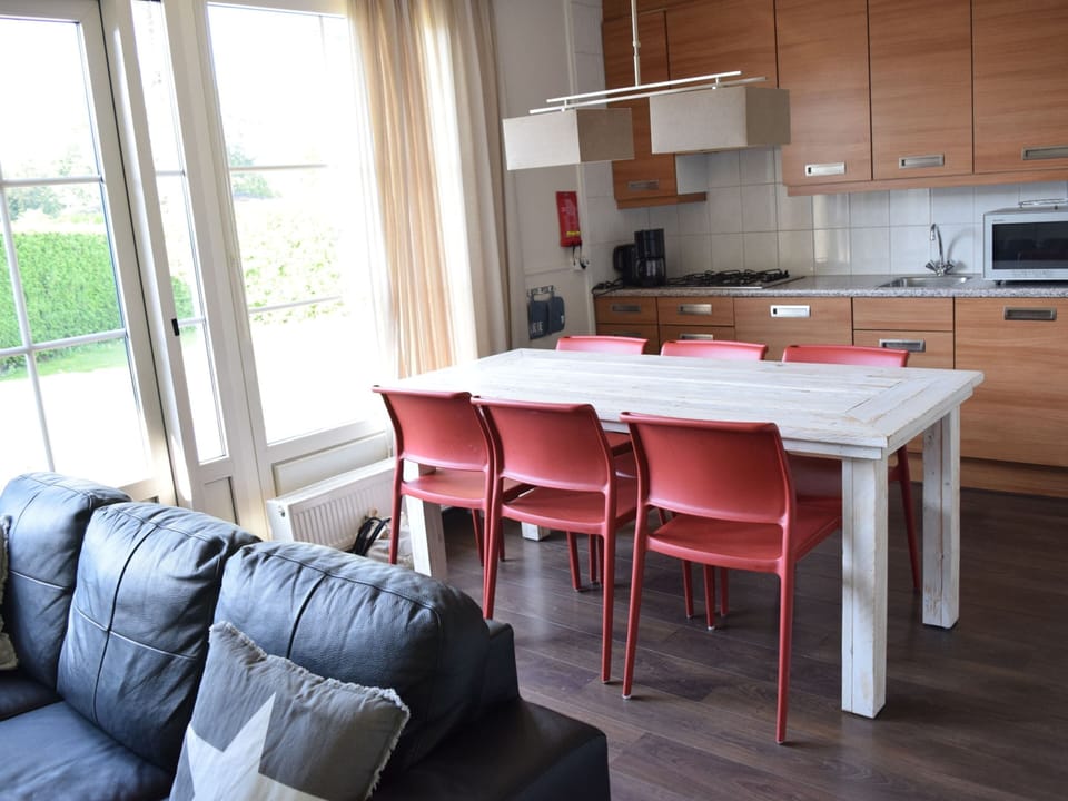 Bungalow | Dining