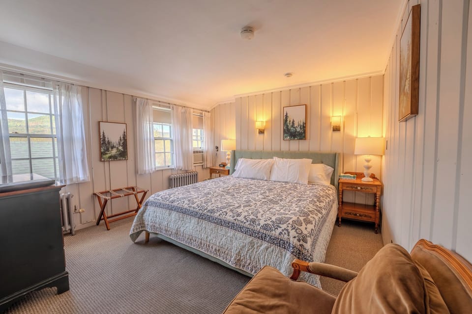 Superior Room, 1 King Bed | Individually decorated, free WiFi, bed sheets