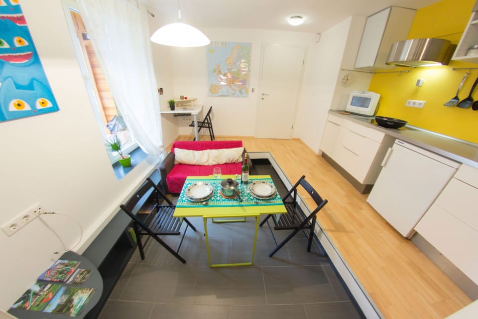 Studio | In-room dining