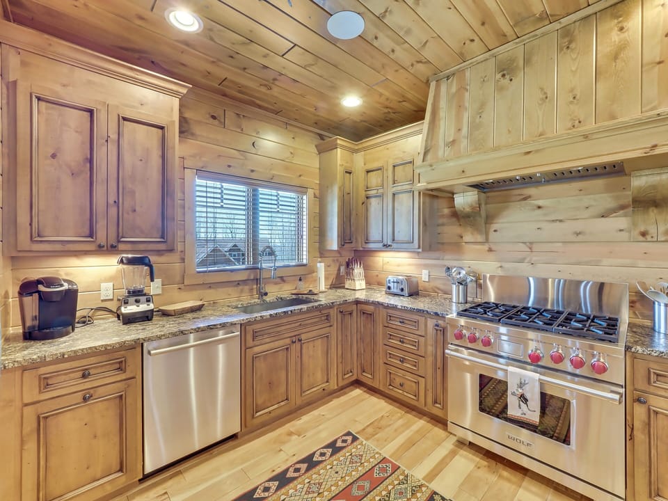 Main Kitchen 3